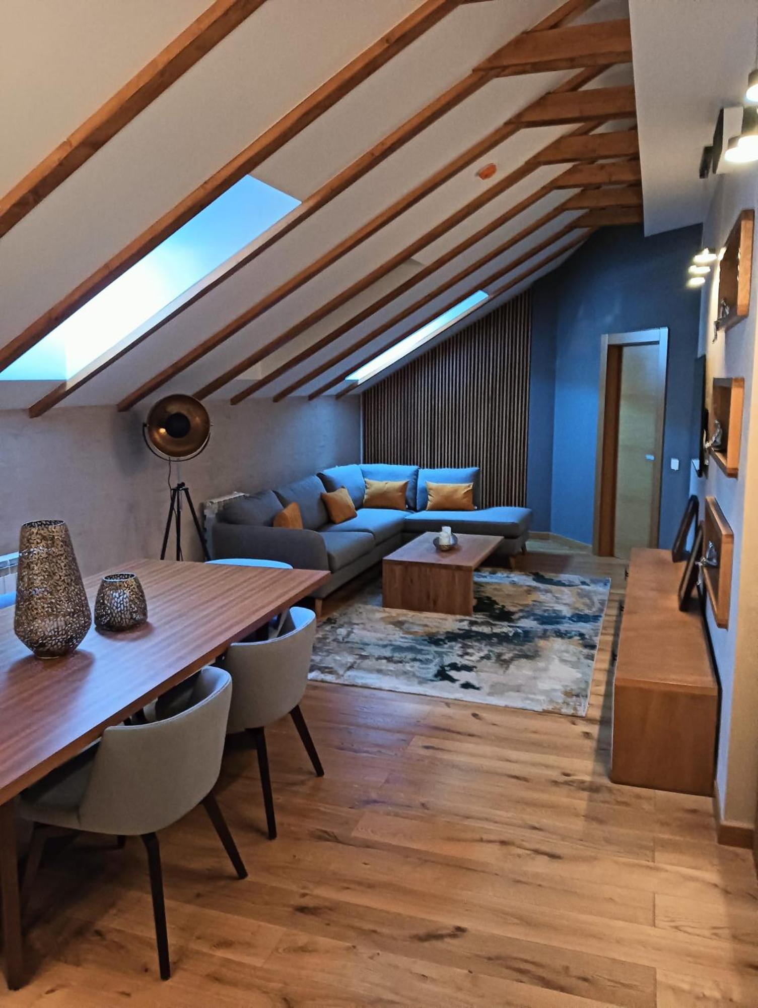Anais Chalet 큼홀룸그몰도베네스크 외부 사진